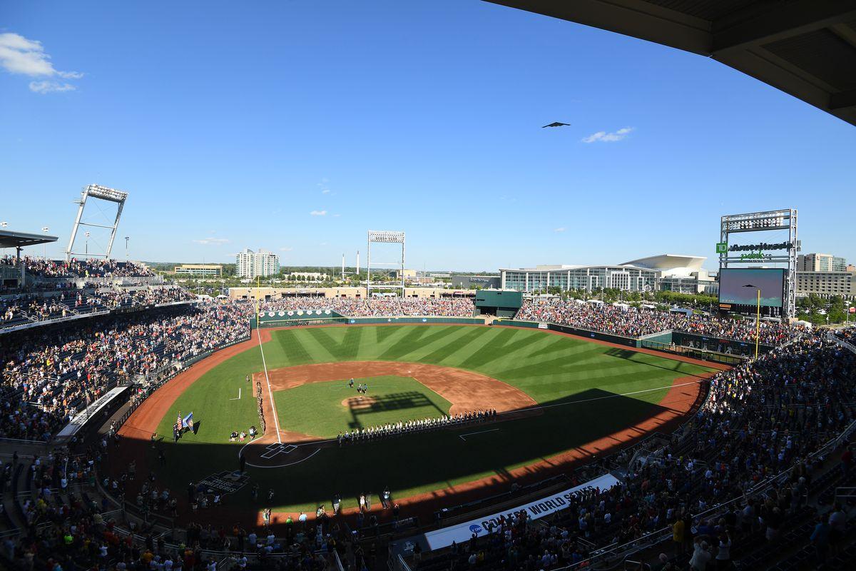 Vista aerea dello stadio durante la College World Series.