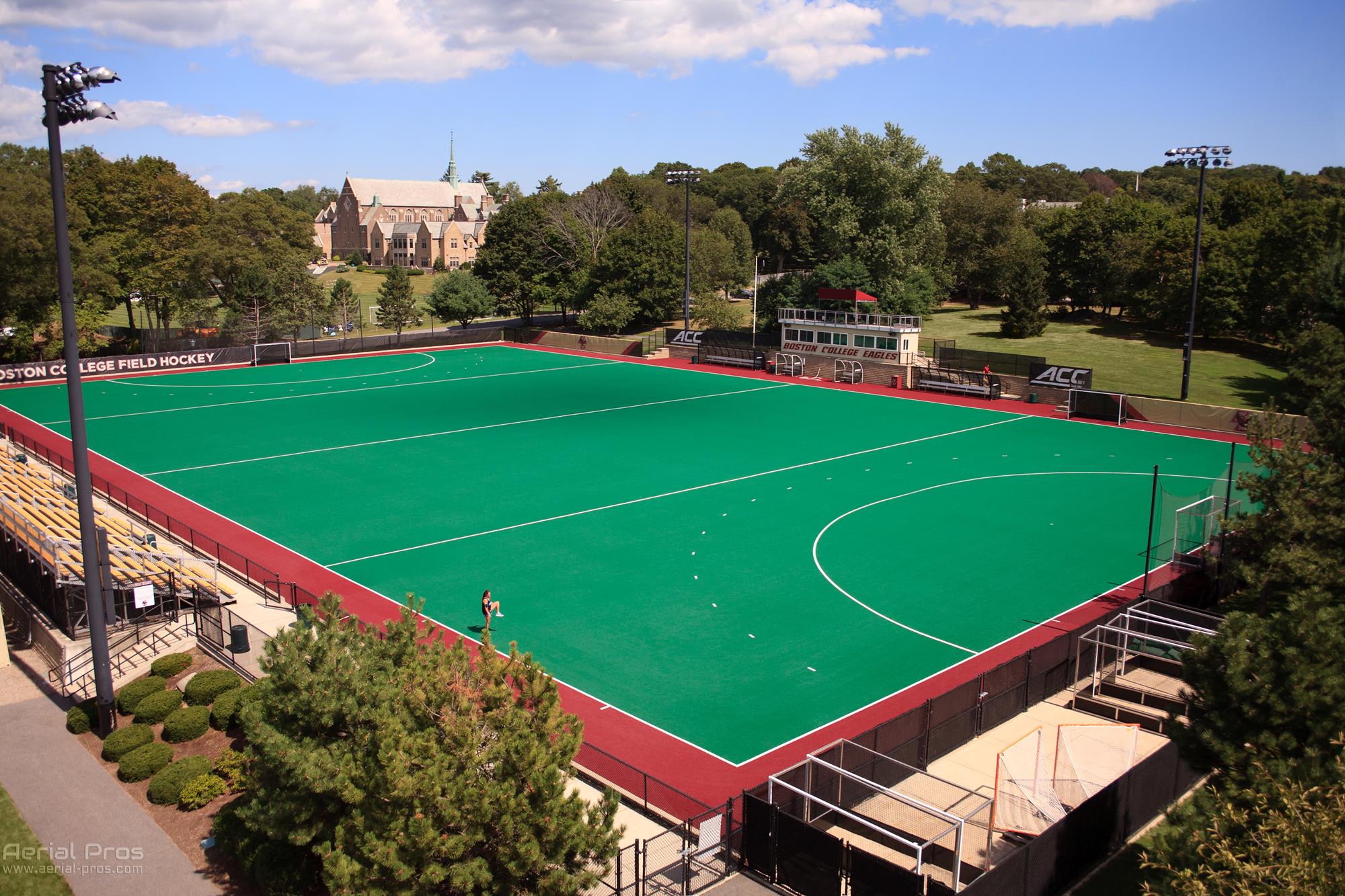 Vista aerea dello stadio di hockey su prato del Boston College